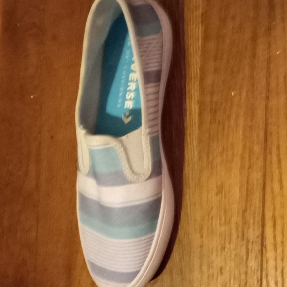 Pair of 6.5 converse slip on blue and white stripe shoes - Picture 3 of 4